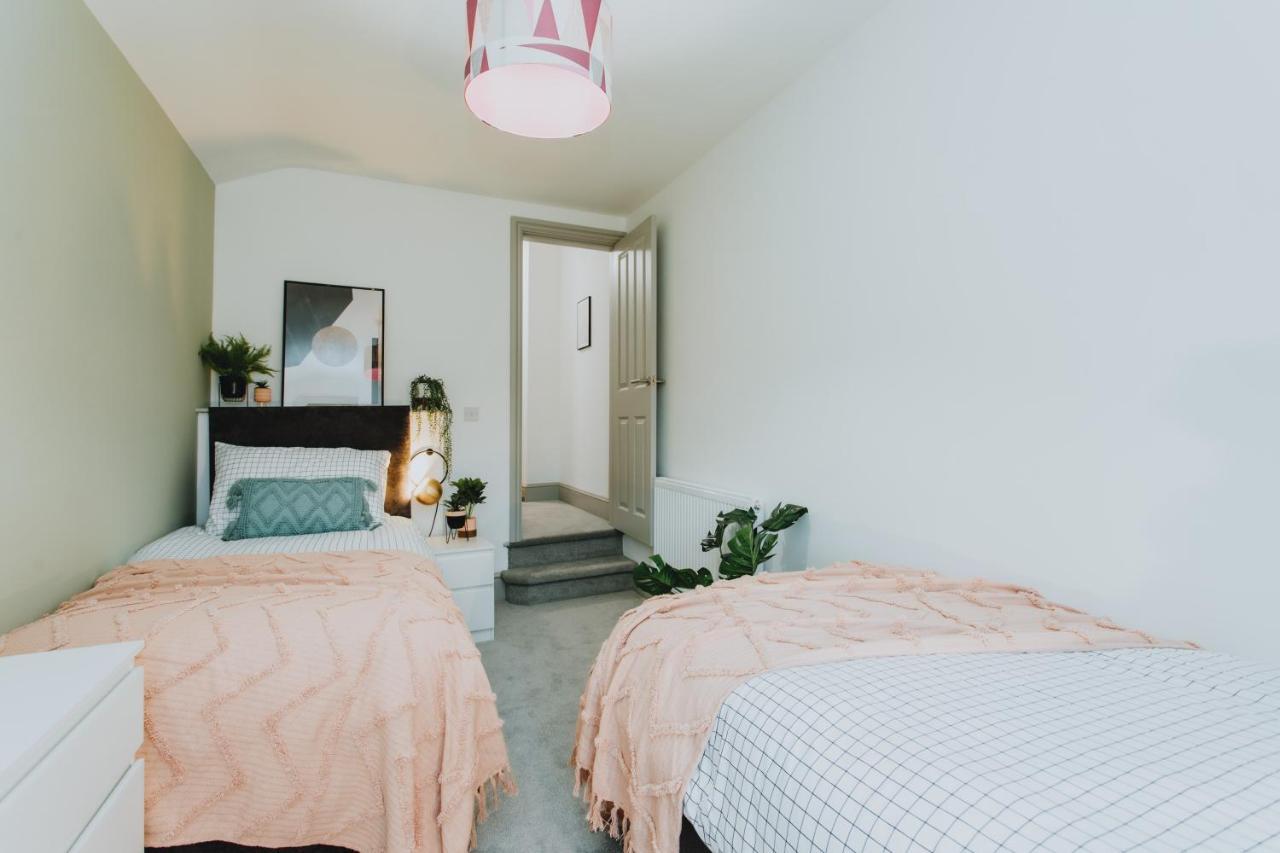 Townhouse House Ideal Contractors In Rugby Eksteriør billede
